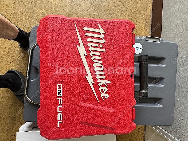 밀워키 M12 FUEL 임팩렌치 세트 (6.0Ah 배터...--1