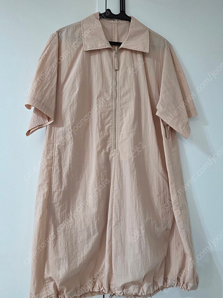 한섬 시스템 크링클 벨티드 칼라 집업 드레스 이미지