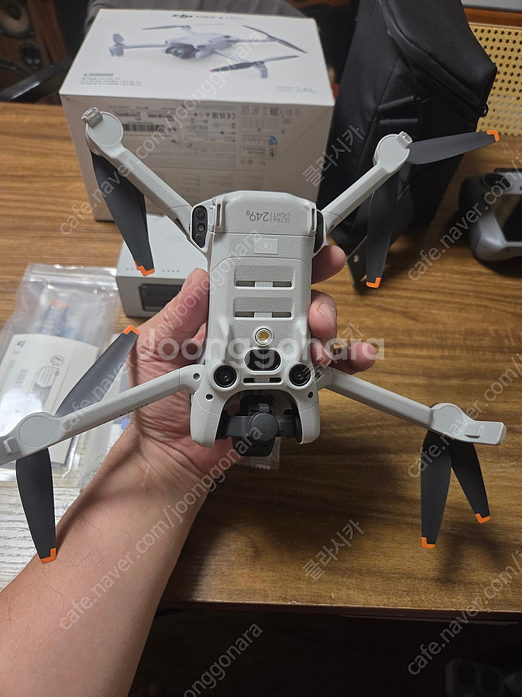 DJI MINI 4 PRO (미니4프로) 플라이모어 풀세트 드론 거의 새제품 판매합니다--3