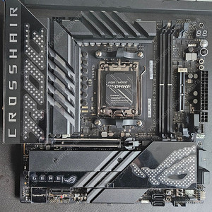 ASUS ROG CROSSHAIR X670E GENE STCOM