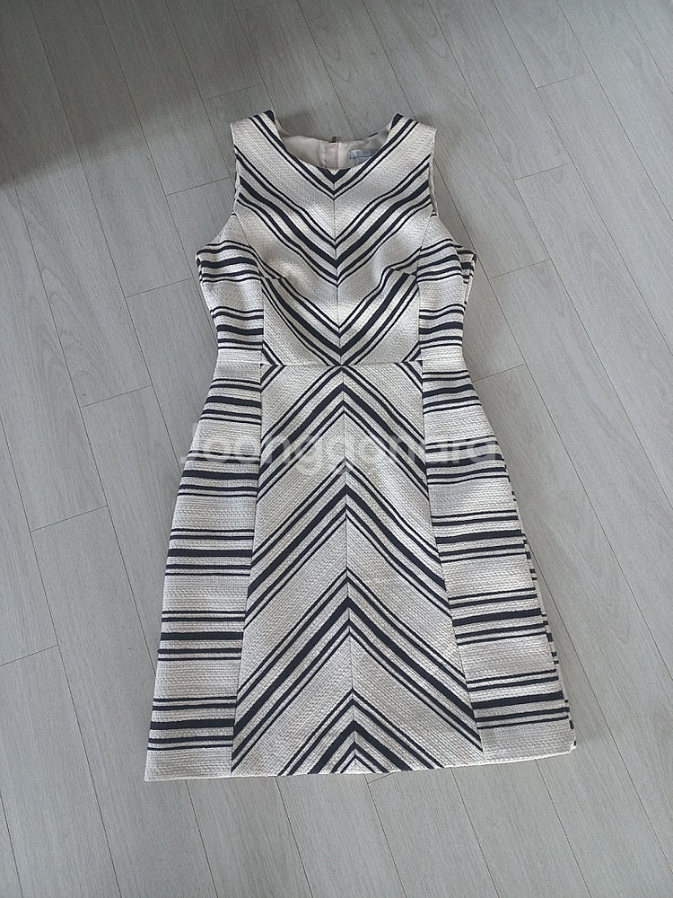 (최종) h&m 크림블랙 원피스 44(1.0)--0