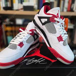 조던4 레트로 파이어레드 290mm 판매합니다.