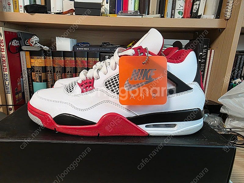 조던4 레트로 파이어레드 290mm 판매합니다.--1
