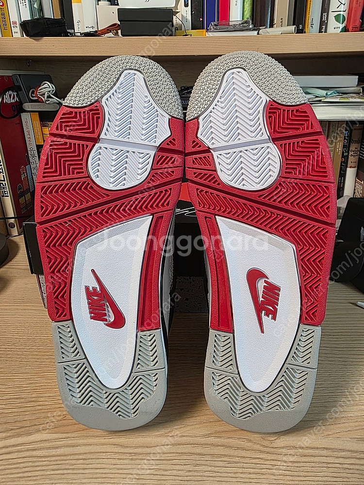 조던4 레트로 파이어레드 290mm 판매합니다.--4