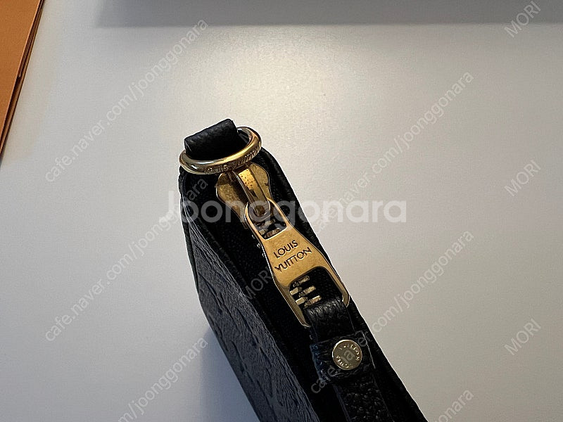 루이비통 이지파우치 온 스트랩 M80349 앙프렝뜨 블...--6