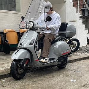 베스파 GTS300 (22년식,5500KM) 아비오그레이 블랙에디션