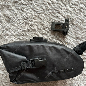 토픽 안장 가방