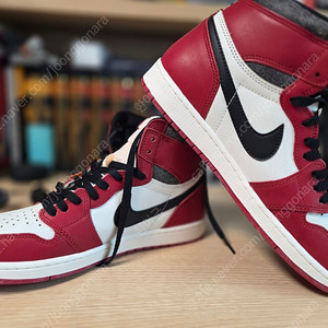 조던1 레트로 하이OG 시카고 2022 290mm 판매합니다.