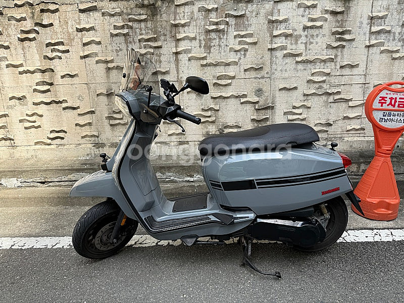 람브레타 v125 그레이 22년식 8900km 판매합니...--0