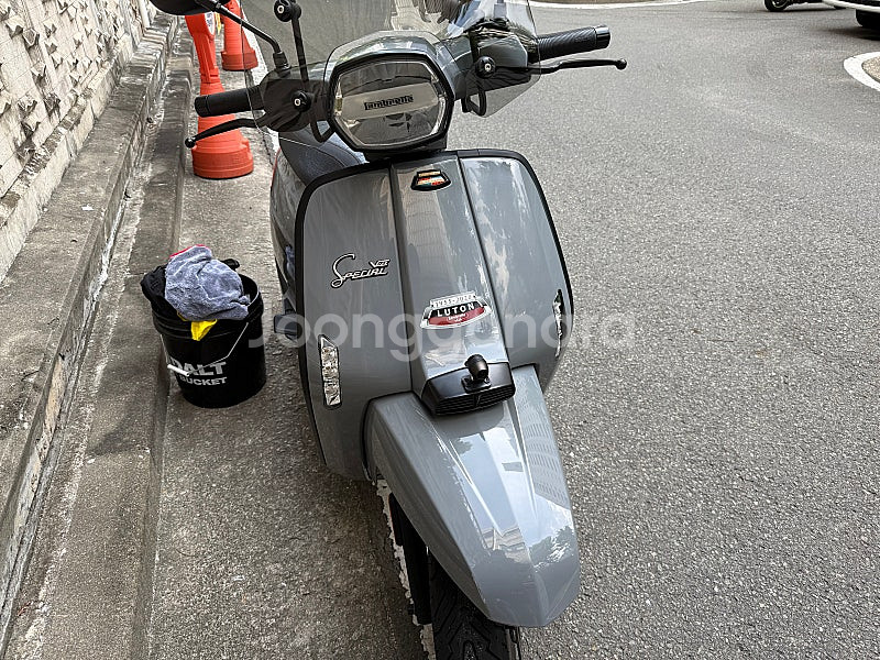 람브레타 v125 그레이 22년식 8900km 판매합니...--2