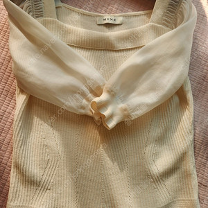 마인 슬리브리스 니트