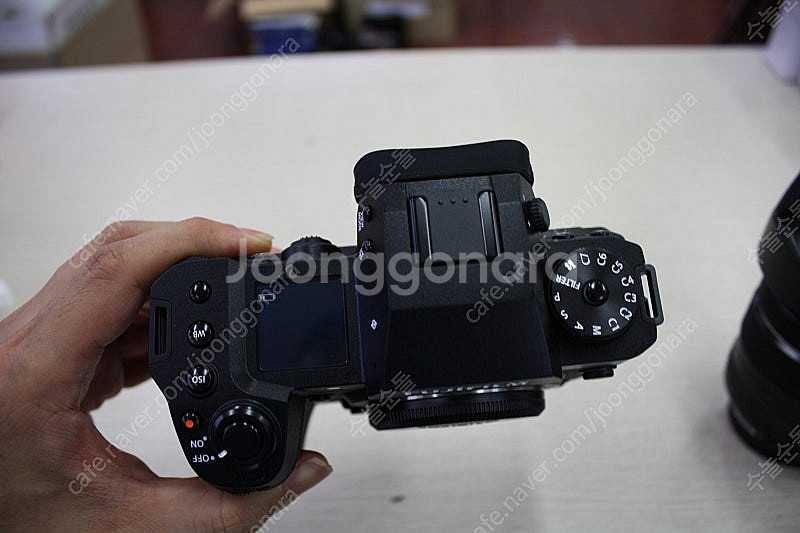후지 x-h2 16-80 f4--9