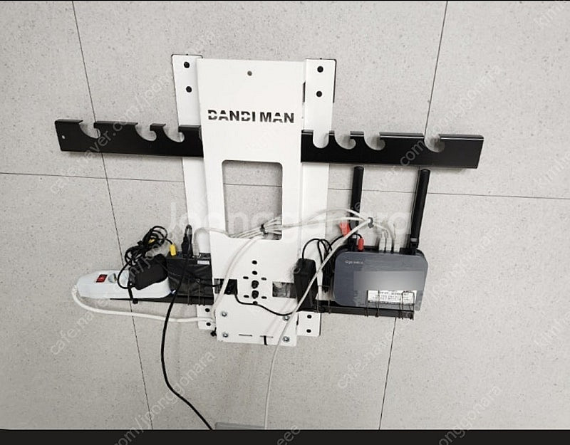 티비 TV 무타공 벽걸이 거치대 (단디맨)--1