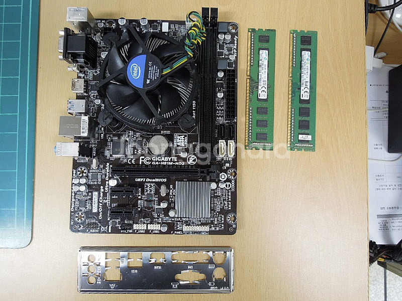 기가바이트 H81M-HD2 + i5 4690 + DDR...--0