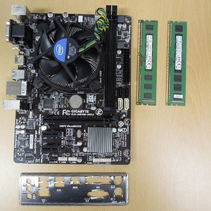 기가바이트 H81M-HD2 + i5 4690 + DDR3 4GB x 2개