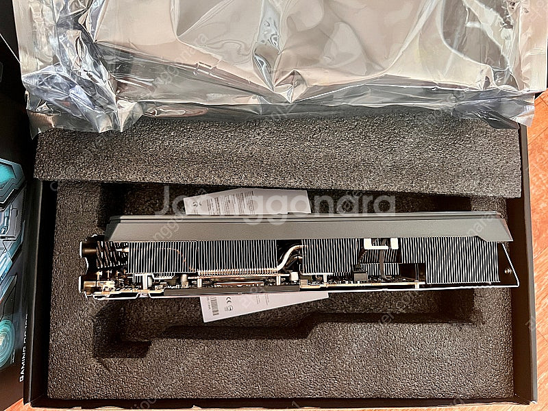 기가바이트 9070 xt 게이밍오씨 16gb 팝니다.--3