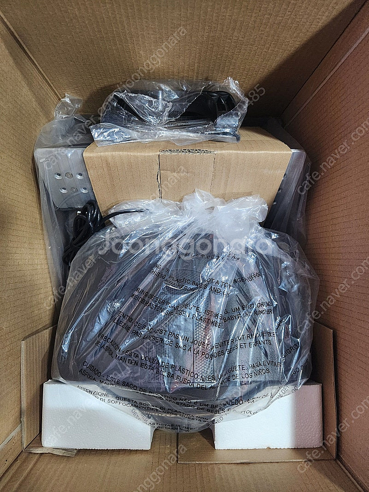트러스트마스터 T300RS GT 에디션 레이싱 휠--3