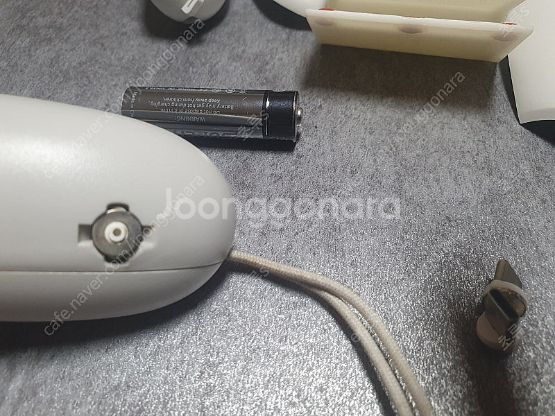 오큘러스 퀘스트 2 128G 주변기기 풀셋팝니다--5