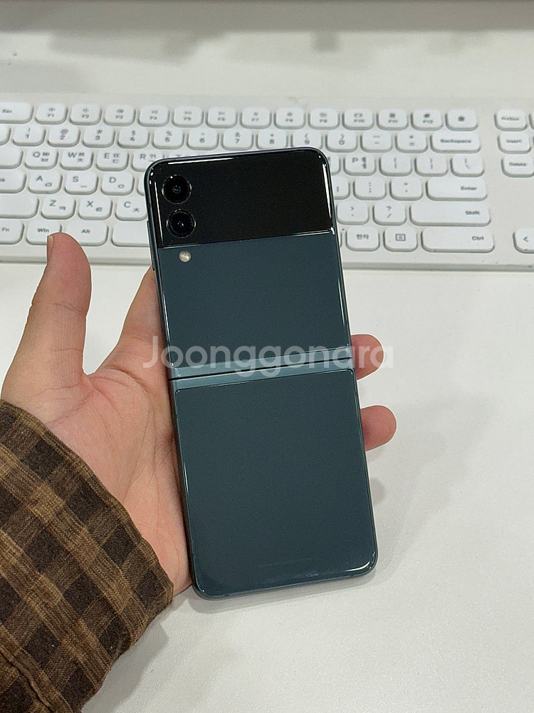 갤럭시Z플립3 제트플립3 (F711) 그린 깔끔한 A급 18만원 판매합니다~--0