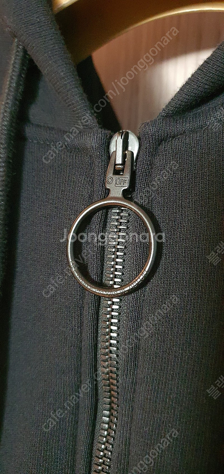 [오프화이트] 에어포트 테이프 후드집업(L사이즈)팝니다--4