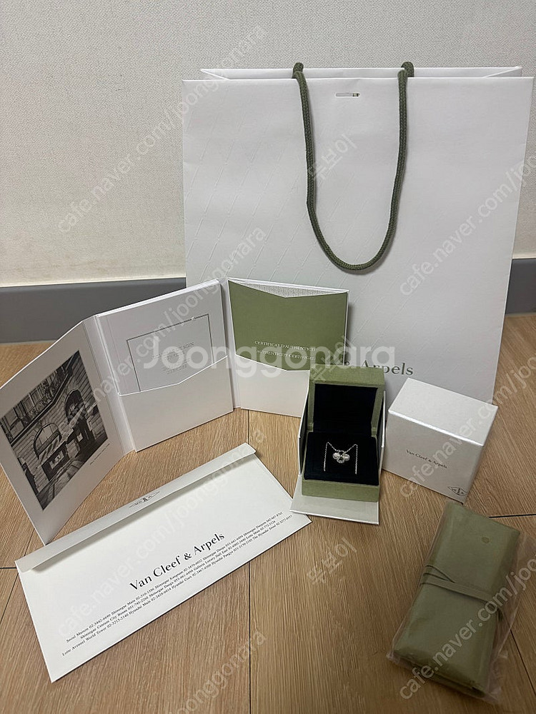 반클리프 앤 아펠 빈티지 알함브라 기요셰 화골 목걸이--1