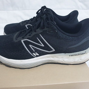 뉴발란스 260사이즈 프레쉬폼 880 운동화 4E