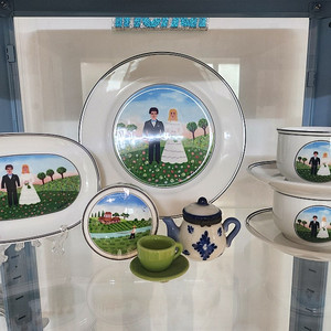 빌레보이앤보흐(웨딩)....입생로랑미니향수....마이멜로디(소품정리)....쉐비라탄(매쉬의자)