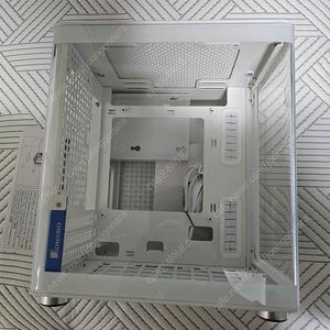 존스보 TK-0 ITX 화이트 SFF 케이스 팝니다