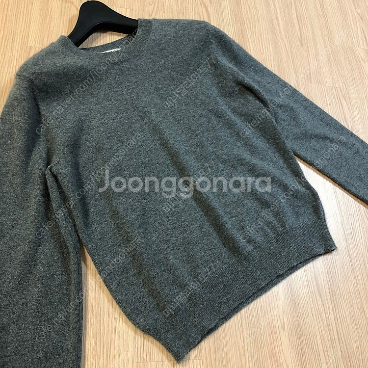 르바 22년니트 에센셜 울 라운드 라운드넥 차콜 출근룩...--5