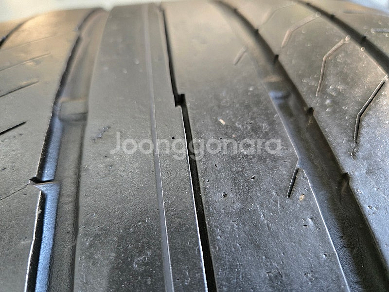 285 35 20 콘티넨탈 중고타이어 2본 판매합니다--1