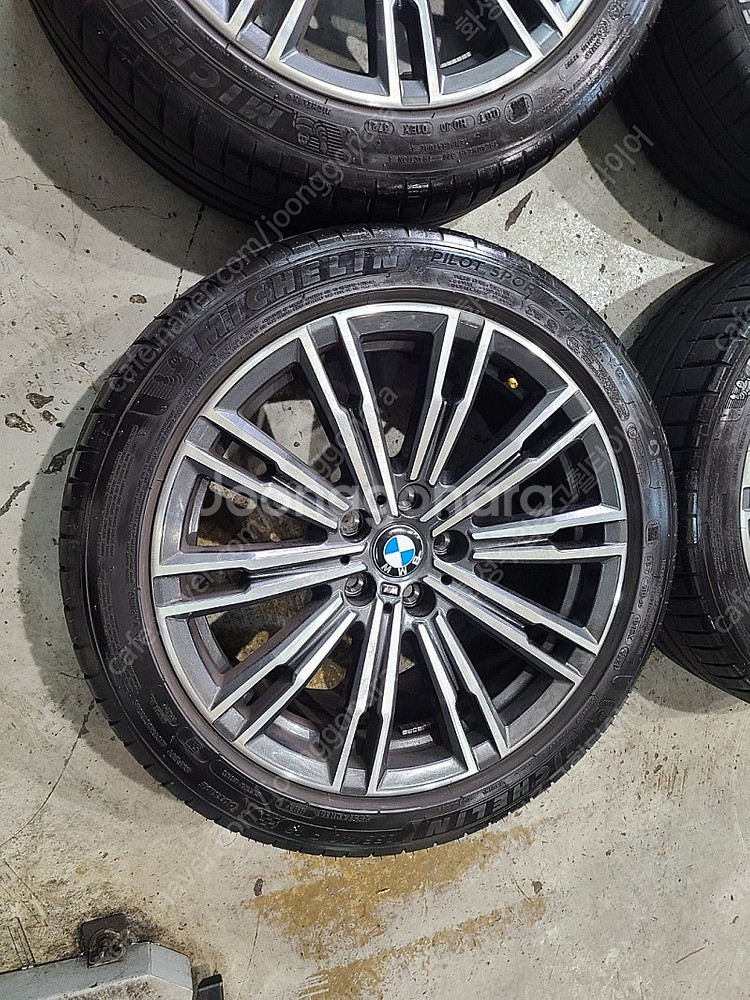 BMW G20 3시리즈 790M 18인치 순정 휠타이어...--1