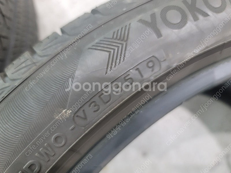 315 35 21 요코하마 중고타이어 2본 판매합니다--3