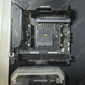 ASUS ROG STRIX B550-I + 커세어 램 8*2