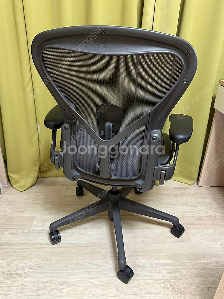 허먼밀러 뉴 에어론 라이트 플러스 B size--1