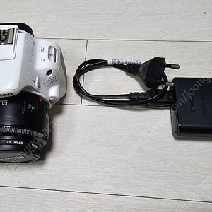 캐논 100D 화이트 + 여친렌즈 50.8 팝니다