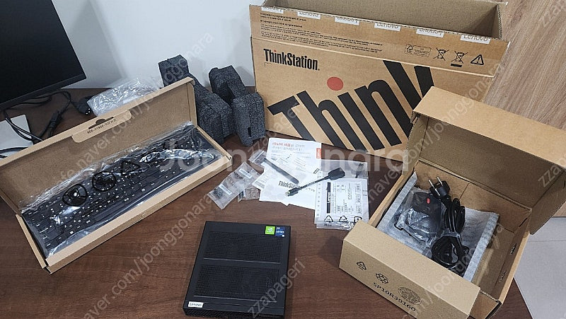Lenovo ThinkStation P3 Tiny--8
