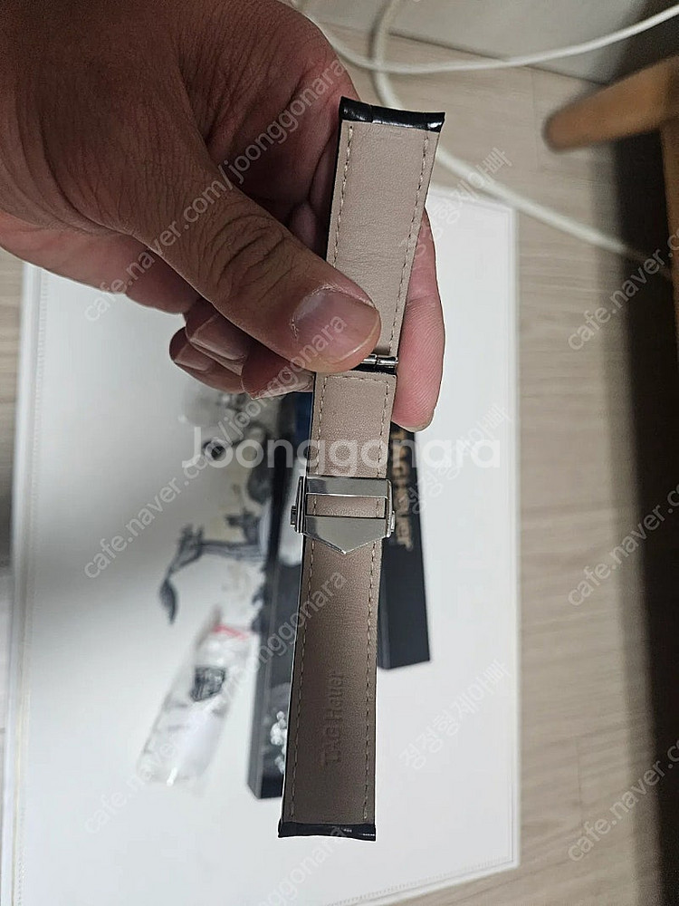 태그호이어 가죽스트랩 및 디버클 판매합니다--2