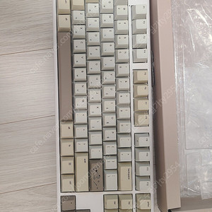 프리플로우 archon E1 PRO TKL 8K 무접점 키보드 팝니다