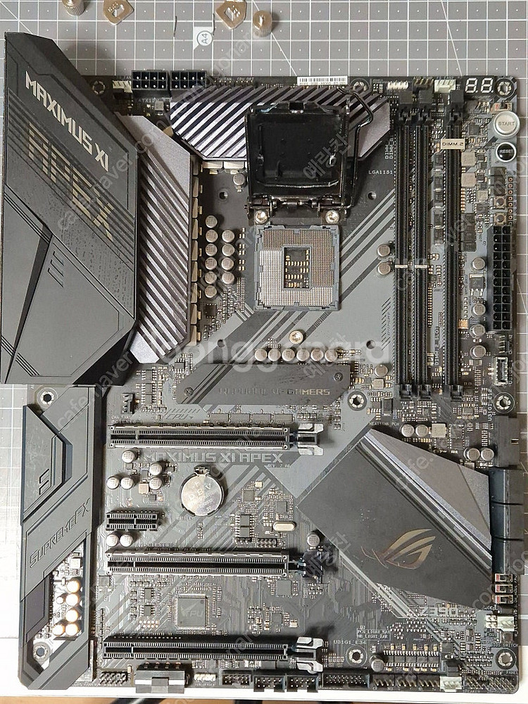 ASUS ROG STRIX MAXIMUS XI APEX...--5