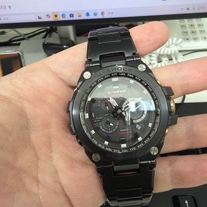 지샥 MTG 30주년 한정판 시계 풀박스 팝니다 (MTG-S1030BD-1ADR)