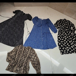 옷 4벌 zara 자라 포함 원피스와 블라우스 4벌 일괄