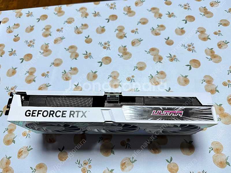 (새제품급) 컬러풀 RTX4070 SUPER WHITE...--0