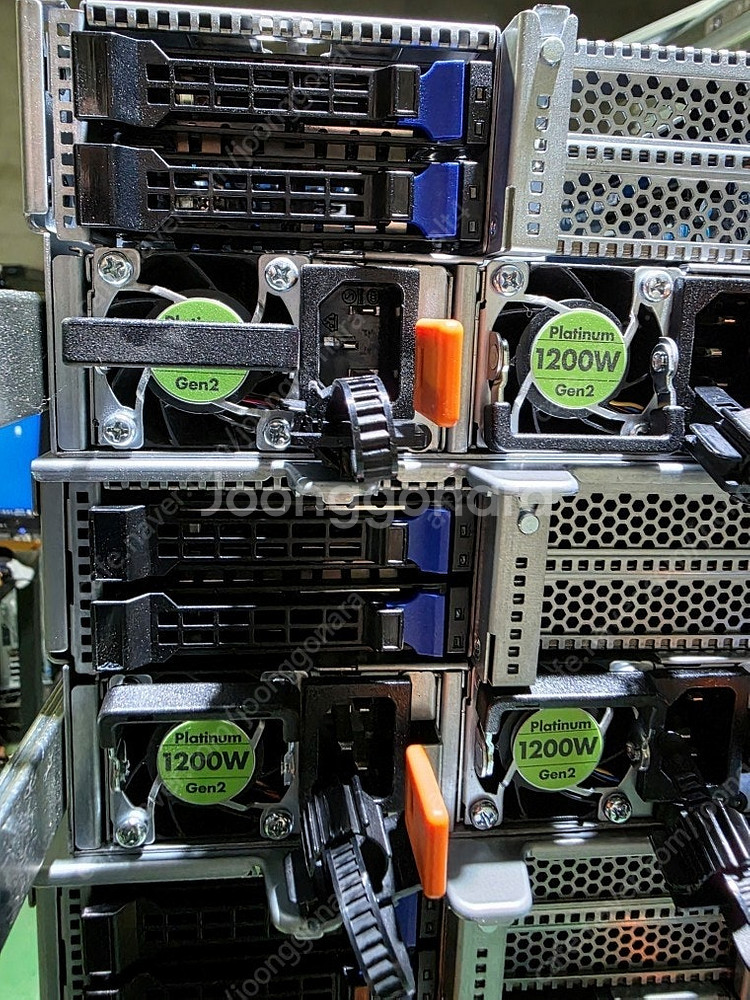 GIGABYTE R281-3c1 베어본--2