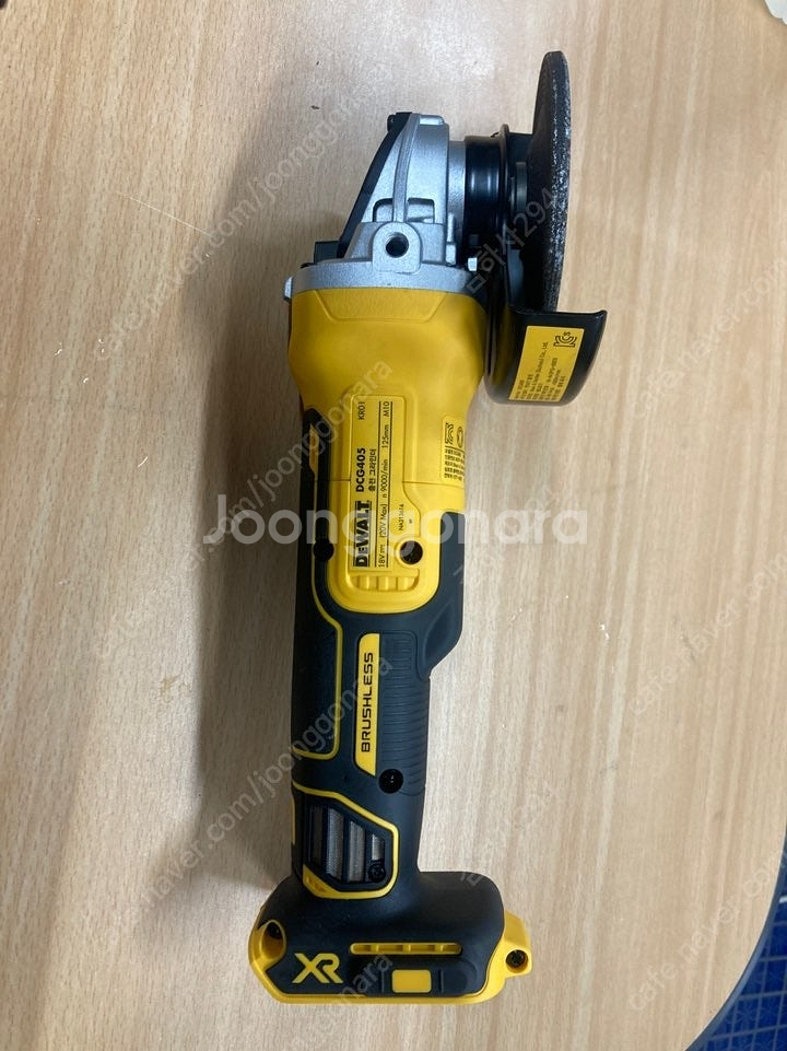 디월트 DCG405P2 충전 그라인더 세트 DCG405--3
