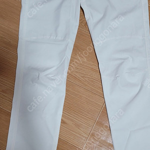 파리게이츠 팬츠 판매합니다