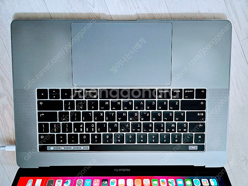 맥북프로 2017 15인치 터치바 i7 16GB 256...--1