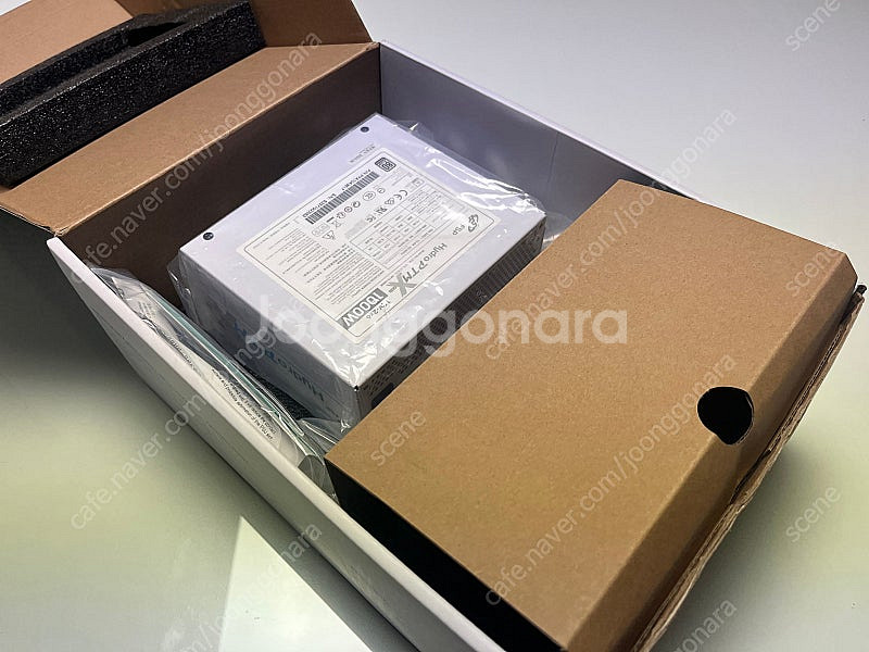 FSP HYDRO PTM 1000W 플래티넘 화이트--1
