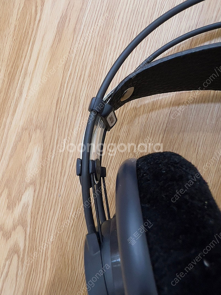 AKG K702 헤드폰 판매합니다.--2