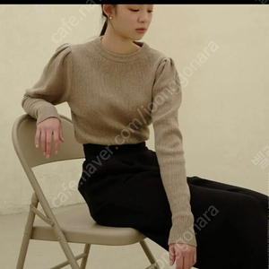 플로움 Puff Sleeve Knit 퍼프소매니트 봄가을니트 주르티서쿠키이바나헬싱키브라이드앤유그레이스유