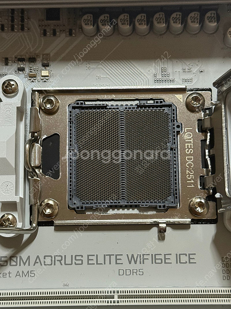 Aorus elite white B850m 판매합니다--2